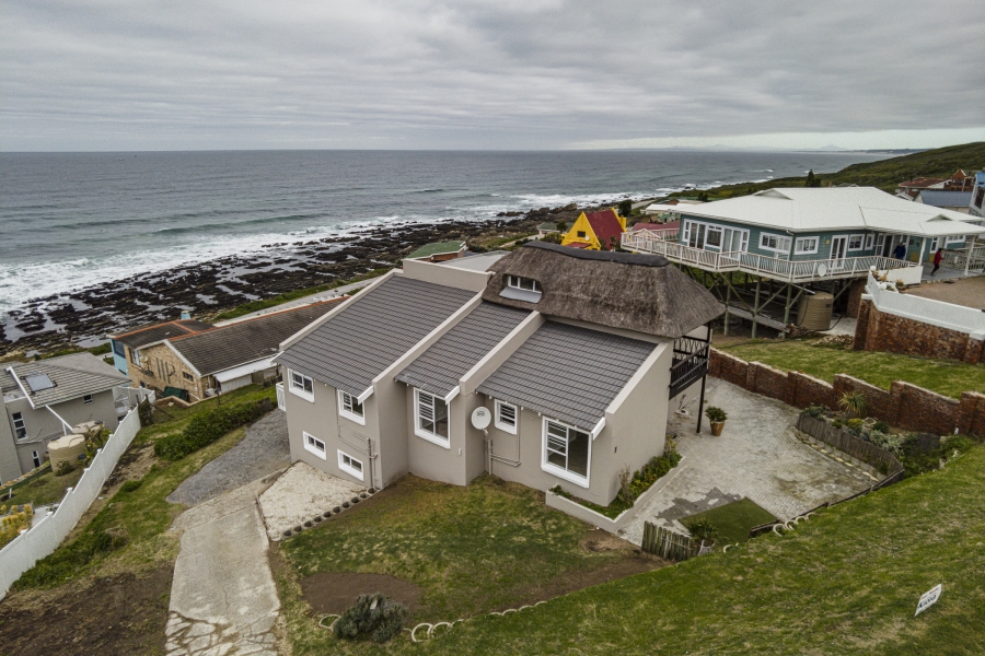 4 Bedroom Property for Sale in Seaview Eastern Cape